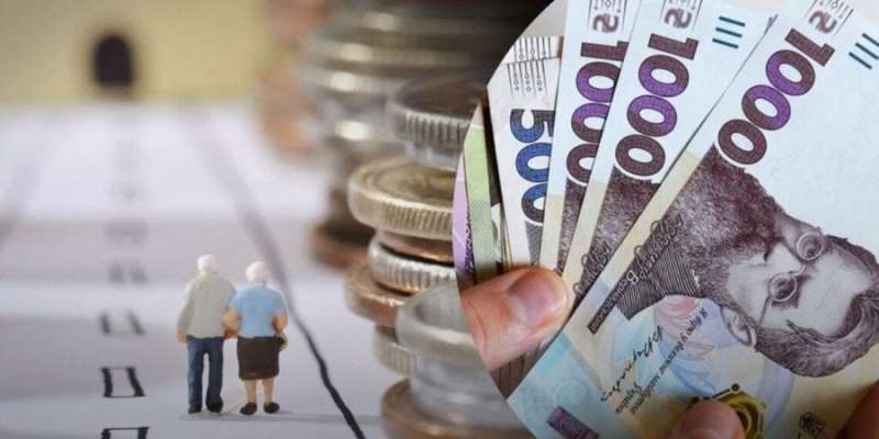 Бюджет-2024: на скільки збільшили соціальні видатки та чи є у держави кошти на пенсії і соцвиплати