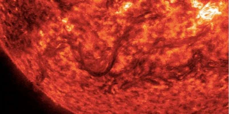 Дійде до Землі. На Сонці утворився величезний вогняний каньйон, внаслідок вибуху — неймовірне відео