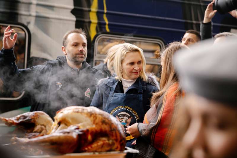 За підтримки Фонду Говарда Баффета. Поїзд-кухня Food Train вирушив у свій перший рейс — в Ізюм