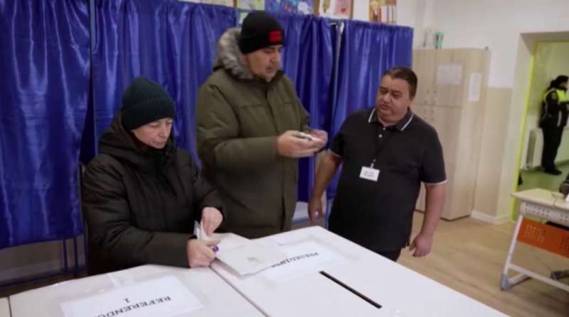 Сторонники К.Джорджеску вышли на акцию против отмены итогов выборов в Румынии